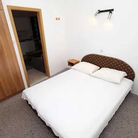Appartement By The Sea Preko, Ugljan - 3489 Preko