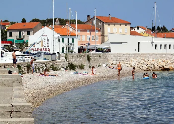 Lägenhet Apartments By The Sea Preko, Ugljan - 3489