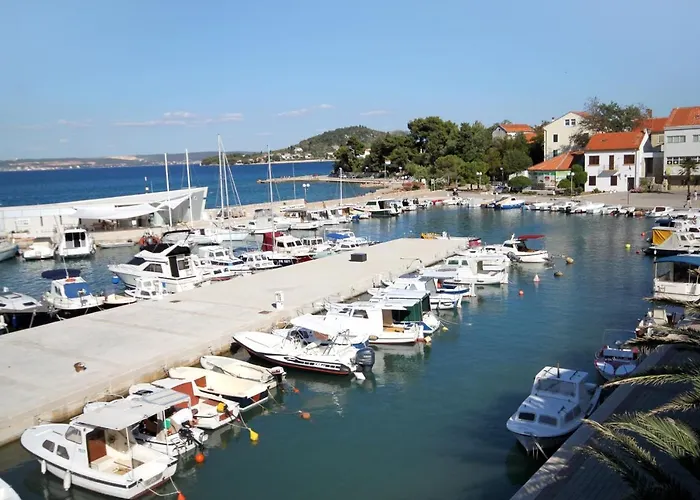 Apartments By The Sea Preko, Ugljan - 3489 *